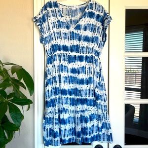 Gap blue & white tie dye v-neck rolled cap sleeve dress, Medium